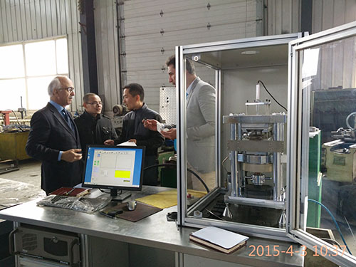 壓縮試驗(yàn)機(jī)